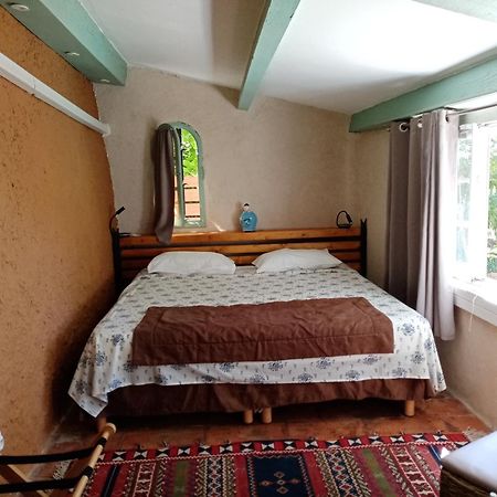 L'Atelier Bed & Breakfast Saint-Maximin  Phòng bức ảnh