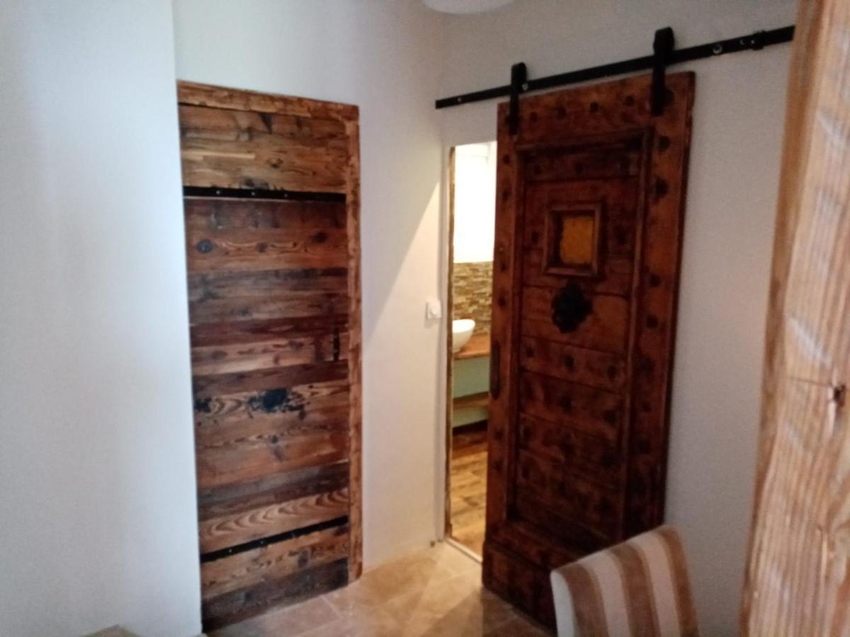 L'Atelier Bed & Breakfast Saint-Maximin  Ngoại thất bức ảnh
